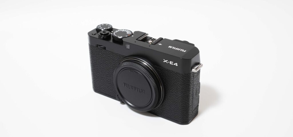 カメラ デジタルカメラ FUJIFILM X-E4 レビュー｜削ぎ落とされたデザインが魅力のクラシカル 